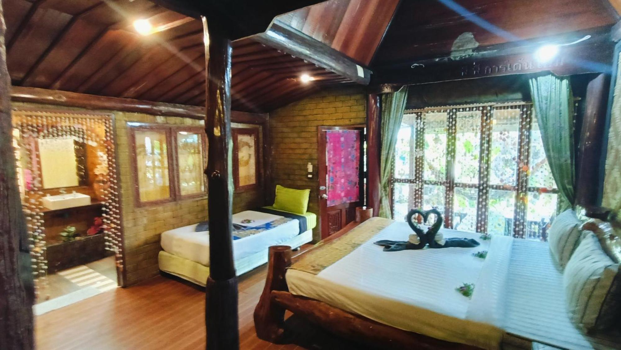 P P Garden Hotel 2*
